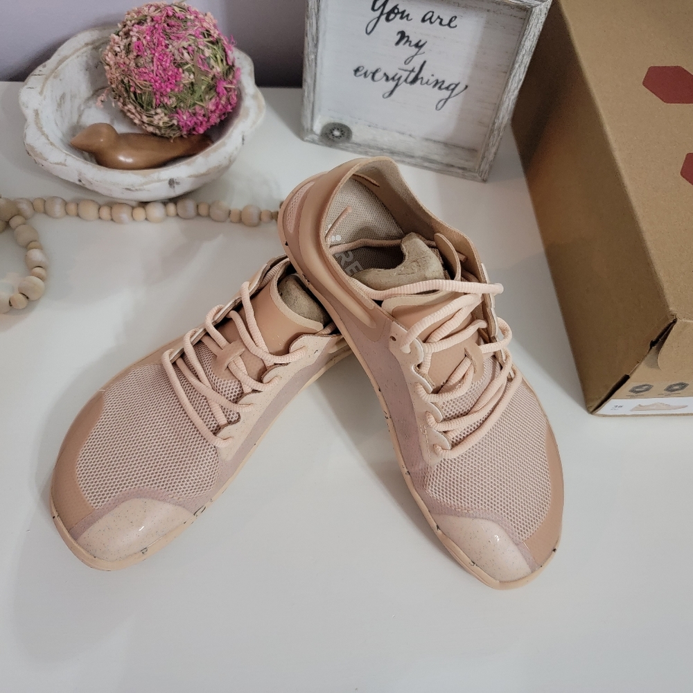 Vivobarefoot Apple Blossom